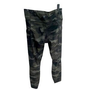 Athleta Camo Contender 7/8 Tight Leggings, Small S Black Green Camouflage Pocket